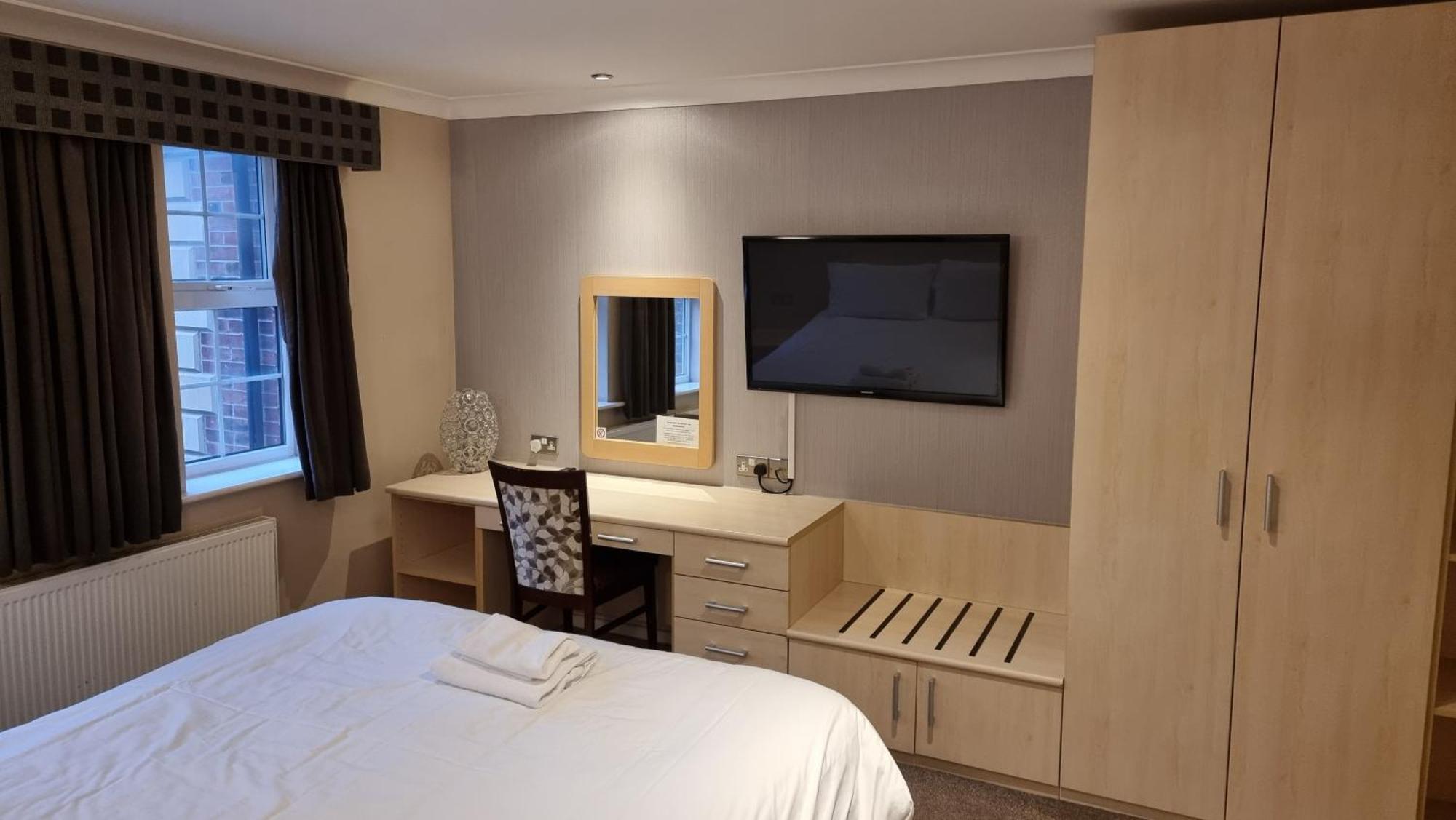 The Avenue Hotel Ltd คลิเธอโร ภายนอก รูปภาพ