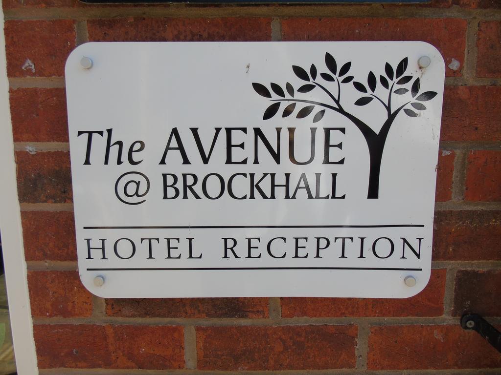 The Avenue Hotel Ltd คลิเธอโร ภายนอก รูปภาพ